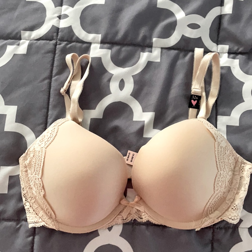 NWT Victoria’s Secret Dream Angels Push Up 32D